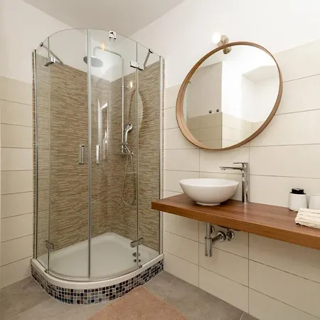 Luxury Erceg זאדאר